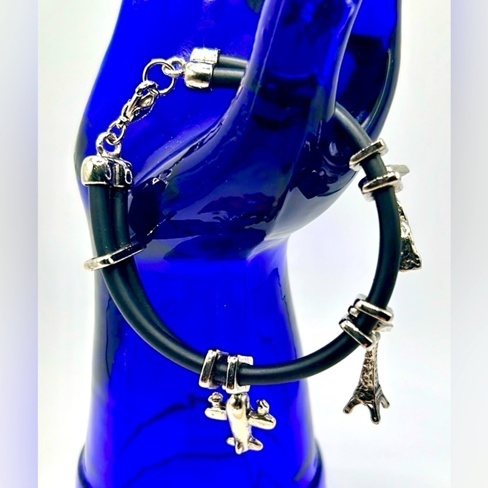 Vintage Charm Bracelet Travel Theme Eiffel Tower Airplane Baggage Black …​​
